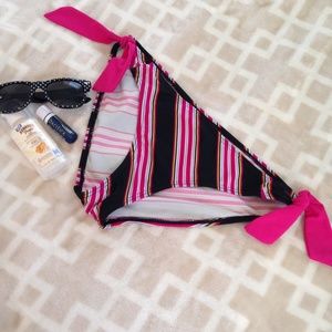 DONATING 8/15 - Converse One Star Swim Bottom